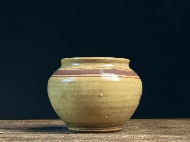 古玩陶瓷明代?黃釉花卉紋罐拍賣，當前價格2200元