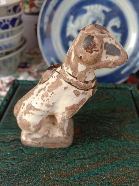中国陶磁器　磁州窯　犬 中国骨董品：磁州窯の陶器の買取と鑑定・査定、オークション出品