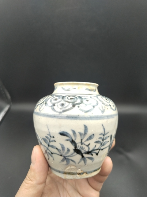 古玩陶瓷青花折枝花卉紋蓋罐拍賣,當前價格1500元
