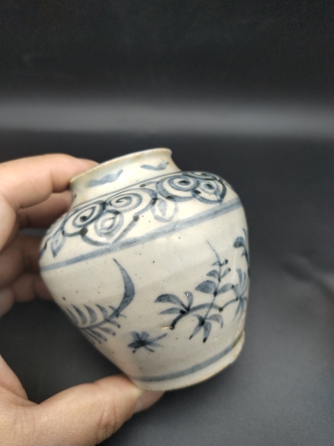 古玩陶瓷青花折枝花卉紋蓋罐拍賣,當前價格1500元
