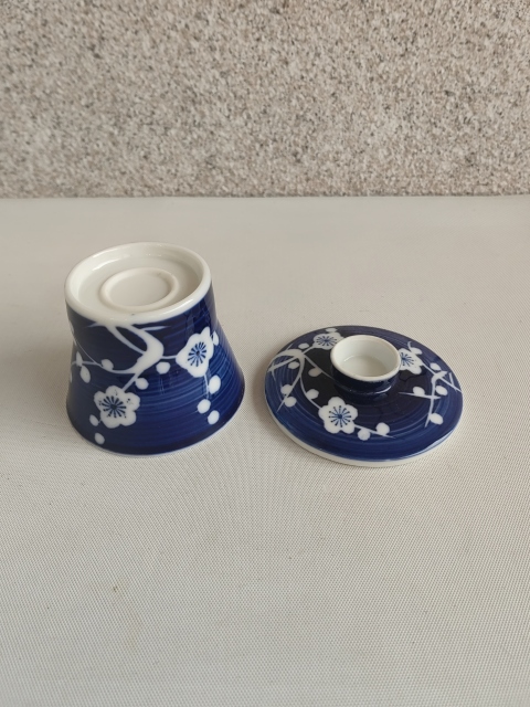 古玩陶瓷青花冰梅圖蓋缸拍賣，當前價格220元