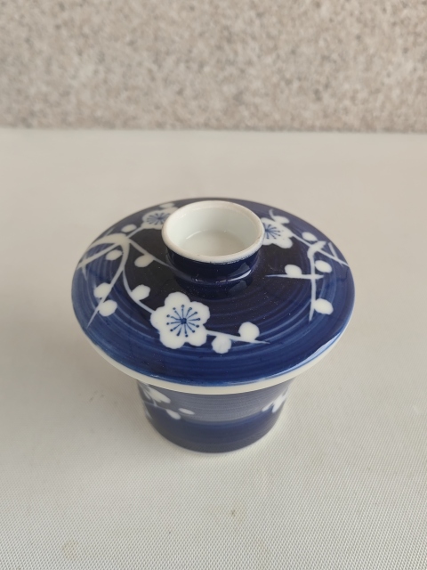 古玩陶瓷青花冰梅圖蓋缸拍賣，當前價格220元