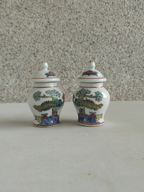 古玩陶瓷粉彩鳳穿花蓋罐拍賣，當(dāng)前價(jià)格260元