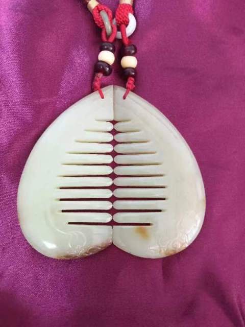 古玩玉器和田玉梳拍賣,當前價格90000元