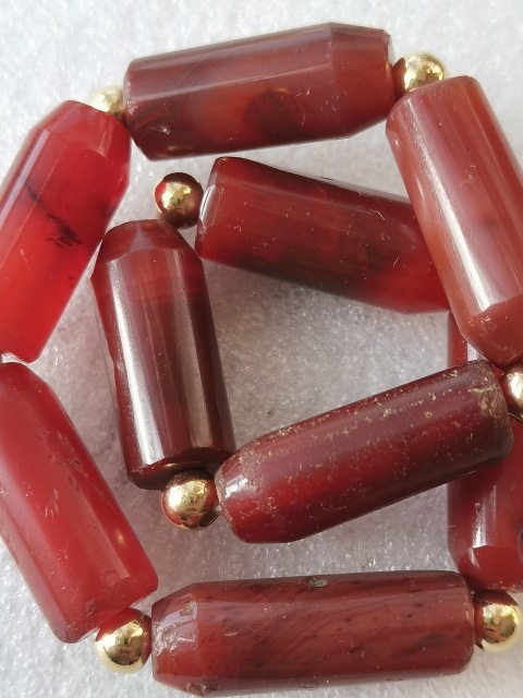 古玩玉器天然紅瑪瑙珠手串拍賣,當(dāng)前價(jià)格555元