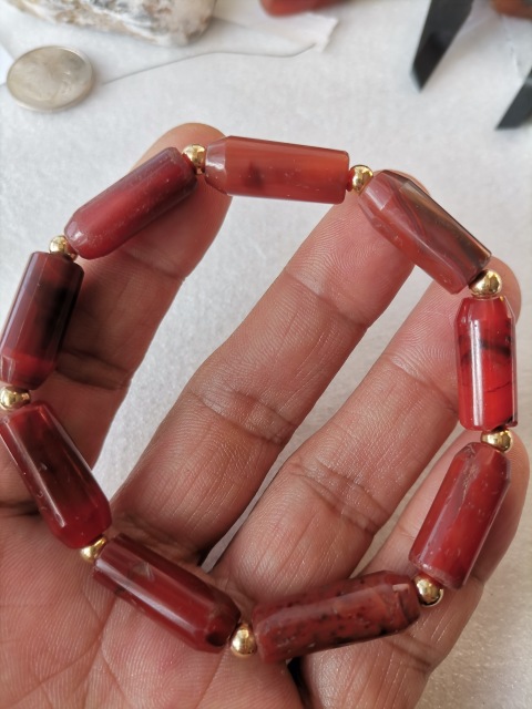 古玩玉器天然紅瑪瑙珠手串拍賣,當(dāng)前價(jià)格555元