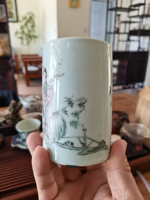 古玩陶瓷粉彩桃花美女詩文筆筒拍賣，當前價格2300元