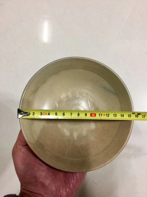 古玩陶瓷唐:五代十國越窯青瓷唇口碗(一對)拍賣,當前價格260000元