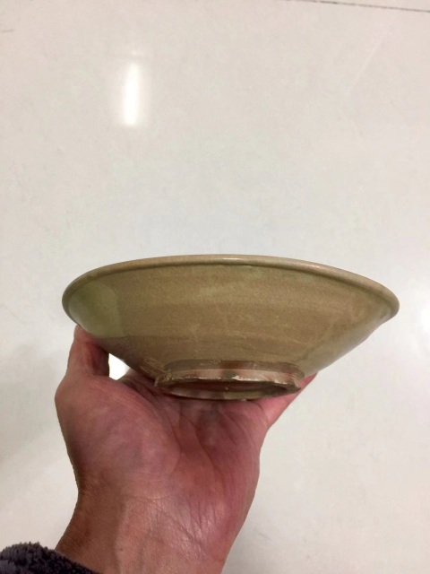 古玩陶瓷唐:五代十國越窯青瓷唇口碗(一對)拍賣,當前價格260000元