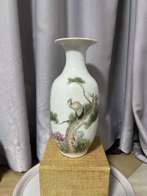 淺降彩細路松鶴紋詩文撇口瓶拍賣，當前價格699元