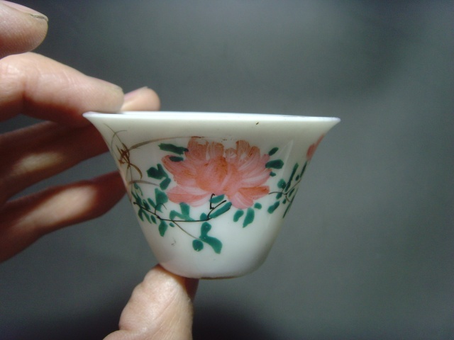 古玩陶瓷粉彩花卉紋馬蹄杯拍賣,當前價格0元