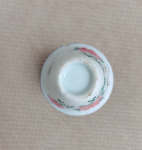 古玩陶瓷粉彩花卉紋馬蹄杯拍賣,當前價格0元