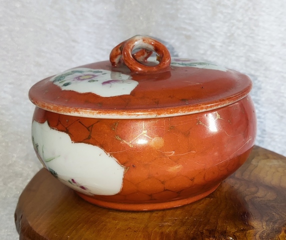古玩陶瓷花鳥紋蓋盒拍賣,當前價格518元