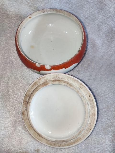 古玩陶瓷花鳥紋蓋盒拍賣,當前價格518元