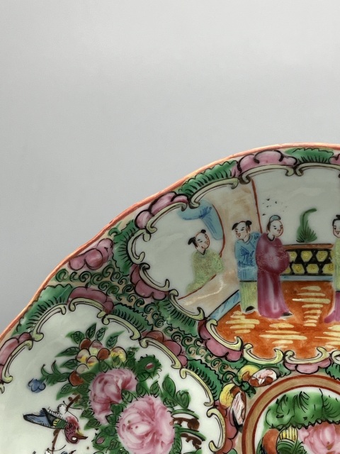 古玩陶瓷清晚期廣彩西廂記花鳥人物海棠盤拍賣,當前價格594元
