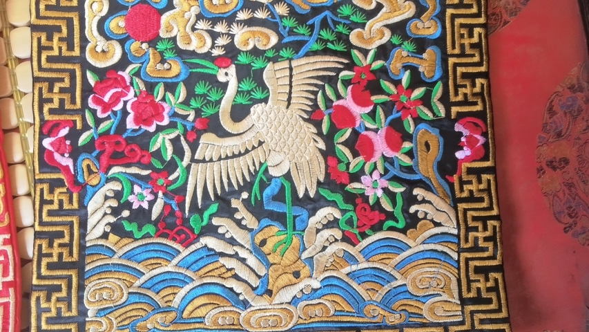 古玩雜項(xiàng)補(bǔ)子拍賣,當(dāng)前價(jià)格120元