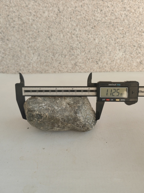 古玩玉器天然翡翠原石料拍賣,當(dāng)前價格680元