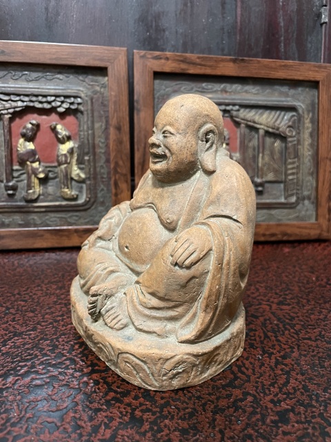 古玩陶瓷紫砂胎彌勒佛坐像拍賣，當(dāng)前價(jià)格4000元