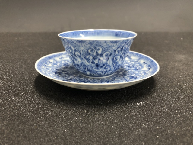 古玩陶瓷青花輕描淡寫荷花紋杯碟拍賣，當(dāng)前價(jià)格5000元