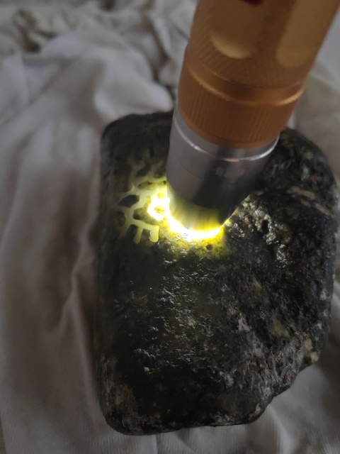 古玩玉器天然翡翠原石料拍賣,當前價格1500元