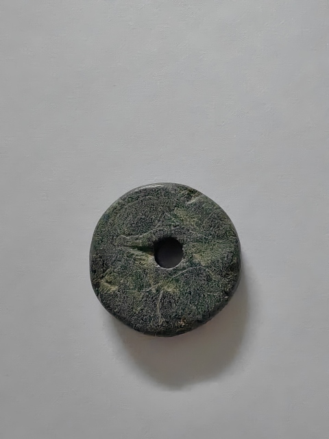 古玩雜項(xiàng)刻紋石壁,聞德和珠博雙評(píng)級(jí)。壁面刻有牛首圖騰,極度罕見(jiàn)!拍賣(mài),當(dāng)前價(jià)格10000元