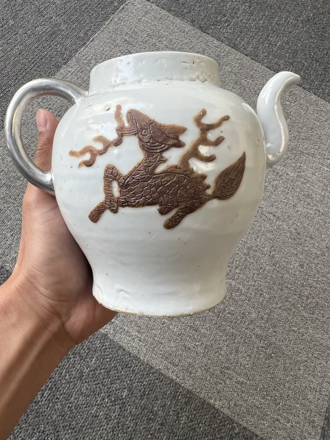 古玩陶瓷白釉地鐵銹釉麒麟紋執壺拍賣，當前價格15000元