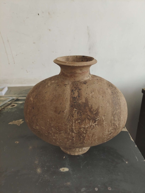 古玩陶瓷漢代鴨蛋罐拍賣,當前價格4600元