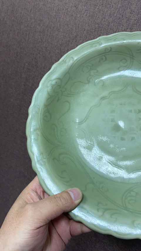 古玩陶瓷龍泉窯菱口盤拍賣,當前價格18000元