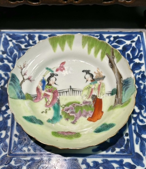 古玩陶瓷精品民窯-清道光咸豐超細路粉彩麻姑獻壽圖花口盤拍賣，當前價格3200元