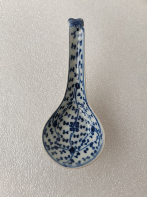 古玩陶瓷青花淡描花卉紋湯勺拍賣,當前價格0元