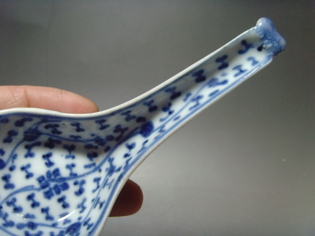 古玩陶瓷青花淡描花卉紋湯勺拍賣,當前價格0元