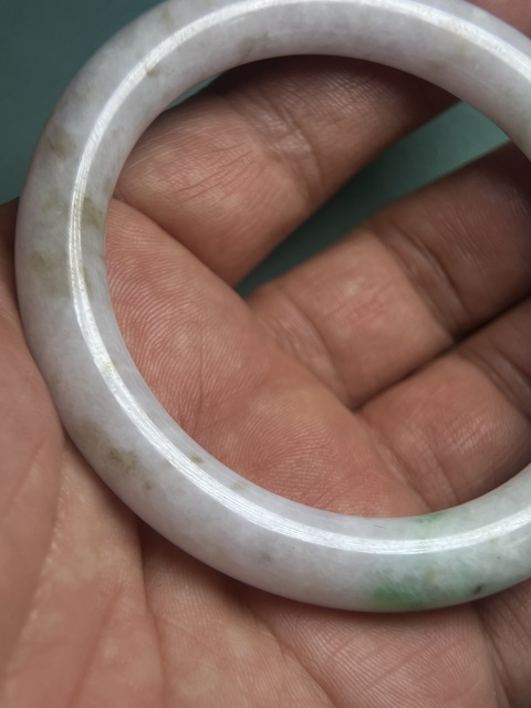 古玩玉器創(chuàng)匯期翡翠鐲子拍賣,當(dāng)前價(jià)格2800元