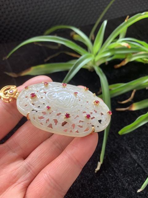 古玩玉器清代和田玉佛教題材鏤雕八寶如意舍利塔拍賣，當前價格26800元