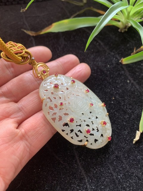 古玩玉器清代和田玉佛教題材鏤雕八寶如意舍利塔拍賣，當前價格26800元