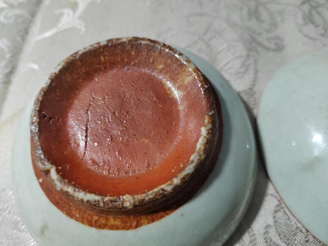 古玩陶瓷龍泉系青瓷盤(pán)拍賣(mài)，當(dāng)前價(jià)格2666元