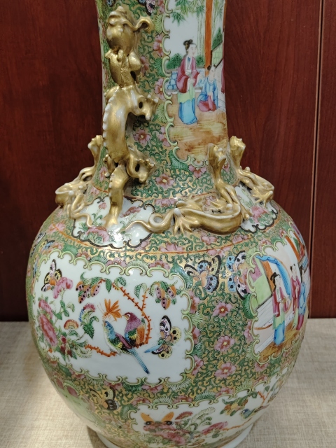 古玩陶瓷人物花鳥蝶紋廣彩瓶拍賣，當前價格12000元