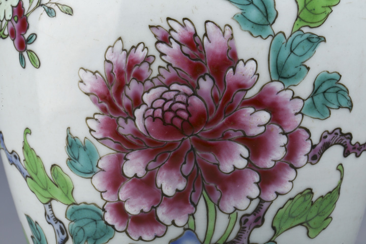 古玩陶瓷清雍正·粉彩洞石花卉紋雞腿瓶拍賣,當前價格1688元