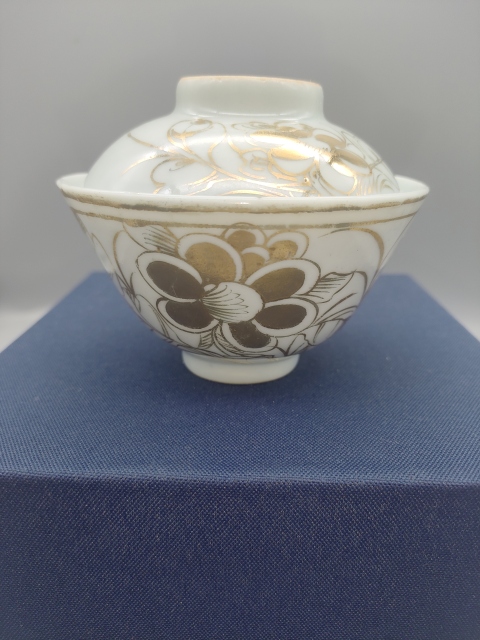 古玩陶瓷民國(guó),名品文雅描金花卉詩(shī)文蓋碗拍賣(mài),當(dāng)前價(jià)格900元
