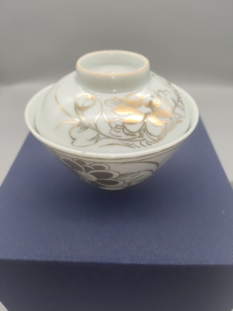 古玩陶瓷民國(guó),名品文雅描金花卉詩(shī)文蓋碗拍賣(mài),當(dāng)前價(jià)格900元