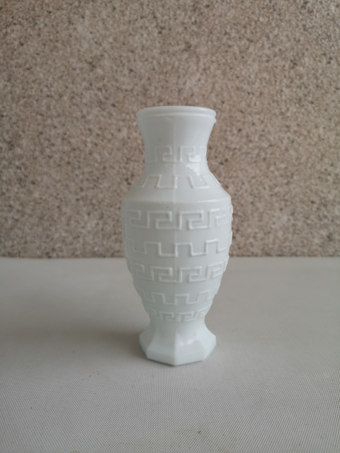 古玩陶瓷白釉印花瓶拍賣,當(dāng)前價(jià)格298元