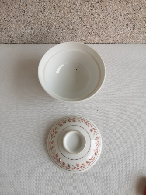 古玩陶瓷竹紋描金蓋碗拍賣,當前價格298元
