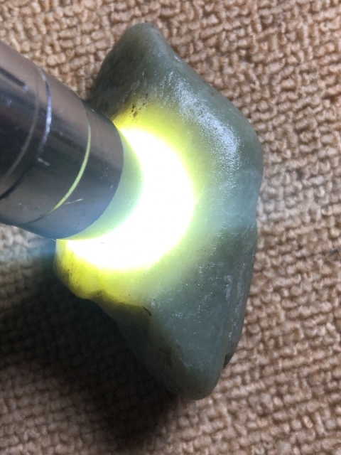 古玩玉器和田玉(附帶機構(gòu)鑒定證書)拍賣，當(dāng)前價格200元