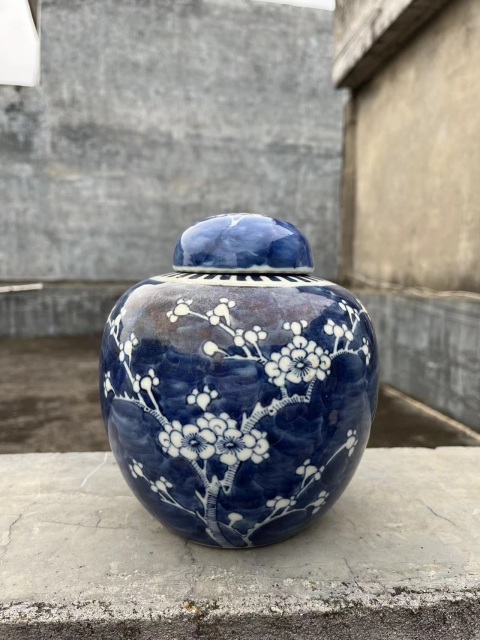 古玩陶瓷晚清青花冰梅圖蓋罐拍賣，當(dāng)前價(jià)格2888元