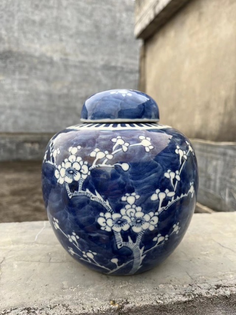古玩陶瓷晚清青花冰梅圖蓋罐拍賣，當(dāng)前價(jià)格2888元