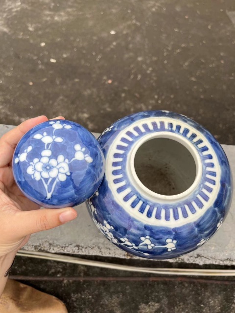 古玩陶瓷晚清青花冰梅圖蓋罐拍賣，當(dāng)前價(jià)格2888元