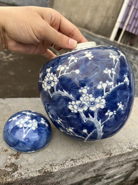 古玩陶瓷晚清青花冰梅圖蓋罐拍賣，當(dāng)前價(jià)格2888元