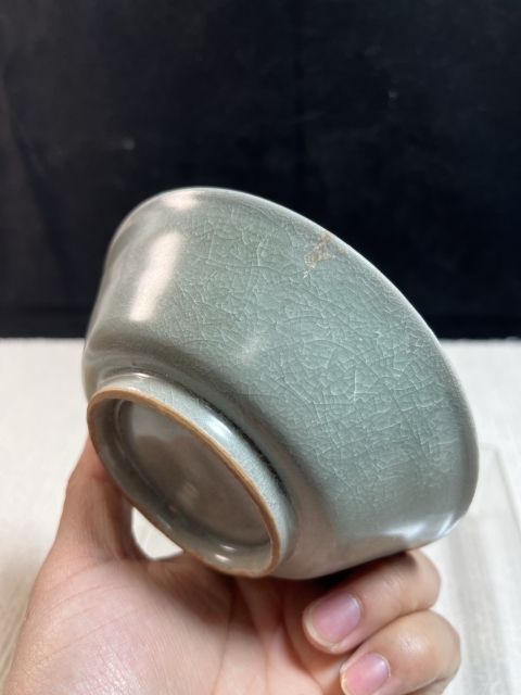 古玩陶瓷南宋御用瓷龍泉青瓷冰片紋水洗拍賣，當(dāng)前價格9980元