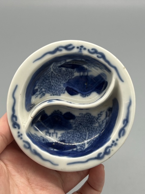 古玩陶瓷清晚期青花山水高足調料盤拍賣,當前價格990元