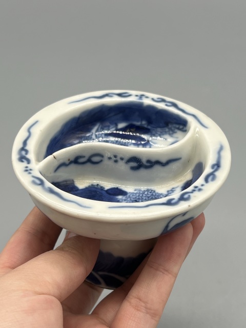 古玩陶瓷清晚期青花山水高足調料盤拍賣,當前價格990元