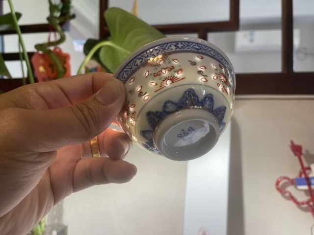 古玩陶瓷創匯.兩只青花礬紅玲瓏大茶園拍賣,當前價格198元